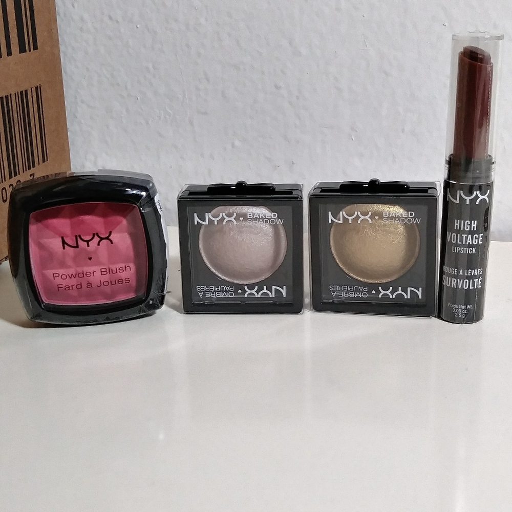 New NYX Makeup Bundle.. ( Bundle#58)